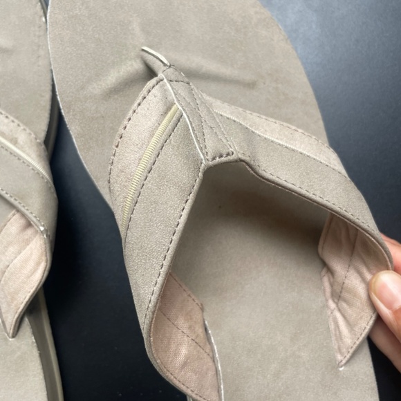 ALDO MEN's Beach&Casual Sandals & Slides Flip flops Sz 9 - Picture 2 of 8